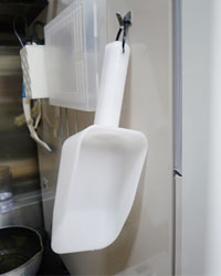 魂心家の衛生管理｜製氷機のスクープ設置場所は冷蔵庫外に保管しています